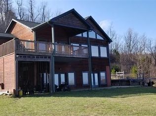 696 Scarlets Mountain Rd, Flat Rock, NC 28731