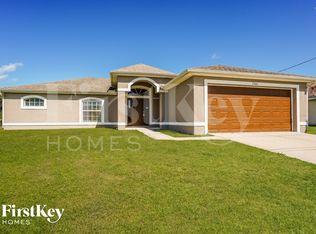 2906 44th St SW, Lehigh Acres, FL 33976