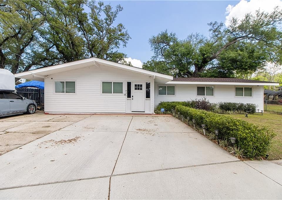 1st image of 821 Wiegand Dr