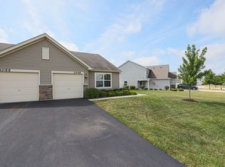 1049 Turin Dr, Hampshire, IL 60140