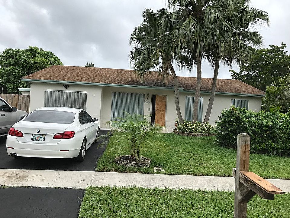 2nd image of 425 SW 79th Ter