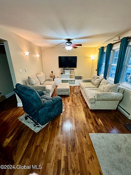 2nd image of 7 Arbor Drive
