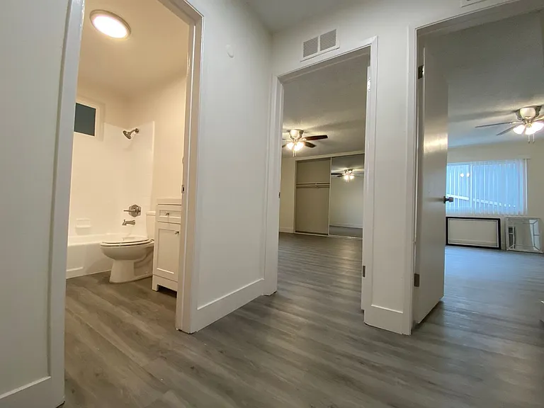 1808 N Harvard Blvd — Photo 67