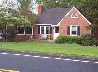 23737 Woodfield Rd, Gaithersburg, MD 20882