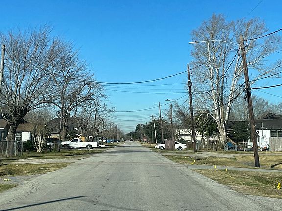 5th image of 4506 Davenport St