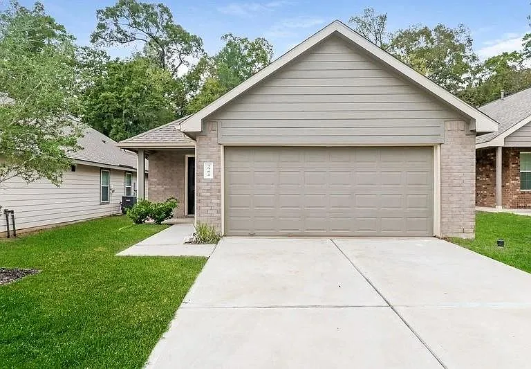 2752 Madison Ct — Photo 1