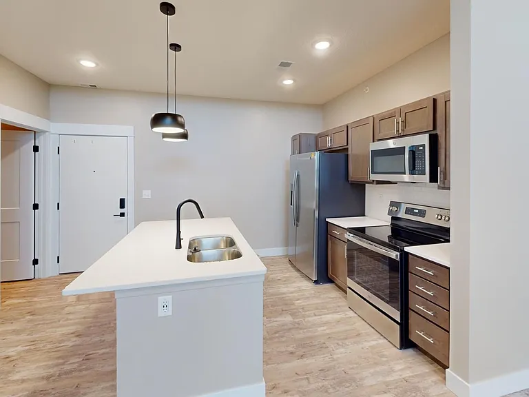 2119 State St — Photo 18