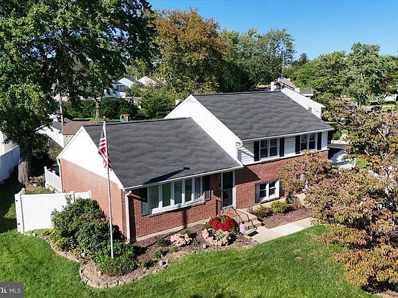 2nd image of 1803 Gravers Ln