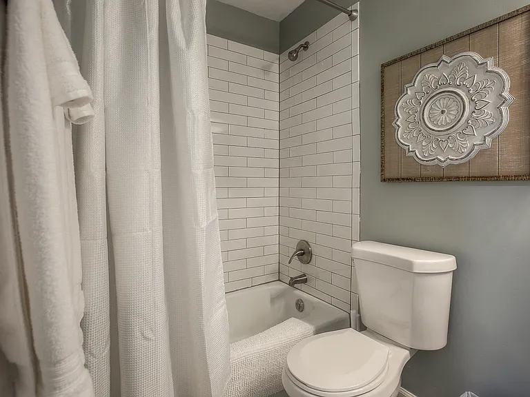 4115 & 4117 Warwick Blvd — Photo 23