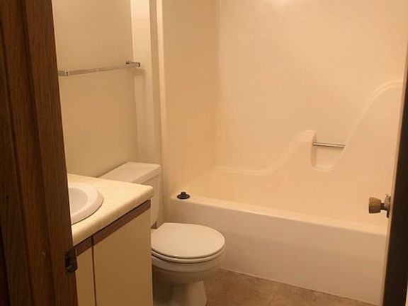 5th image of 810-920 Benton Dr #910-32