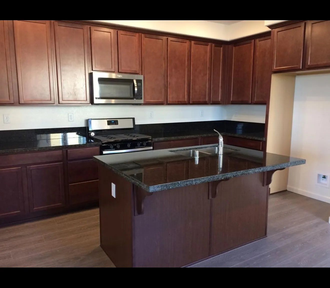 4 bed, 2.5 bath, 1698 sqft, $2,995 — Photo 2
