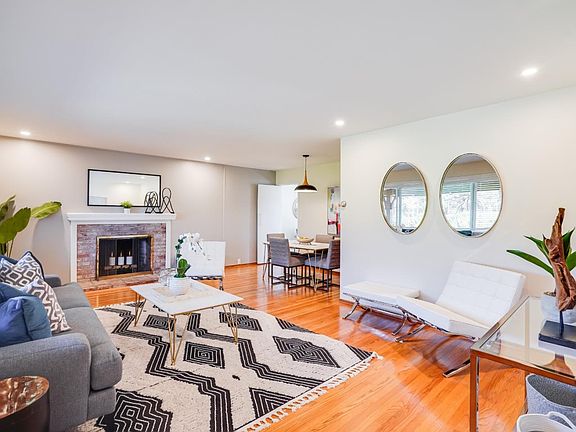 4th image of 2699 Yosemite Dr