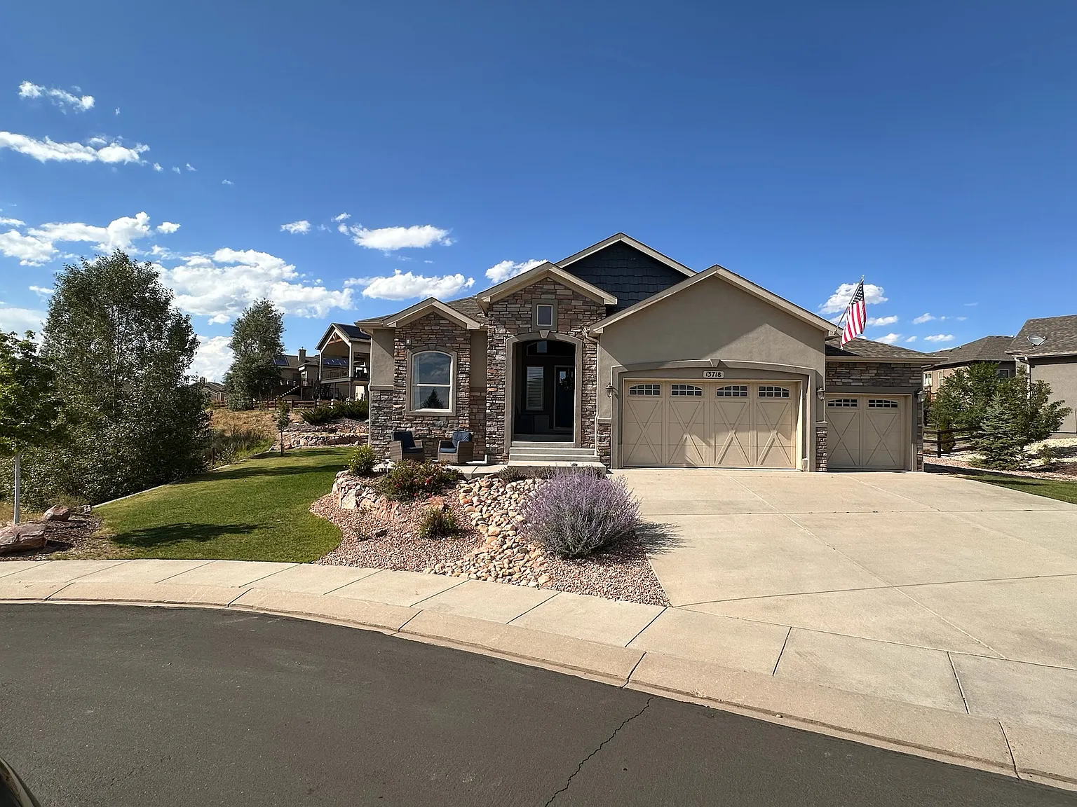 6 bed, 4898 sqft, $4,300 — Photo 1