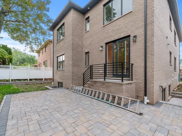 211 Warwick Avenue image 15 of 16