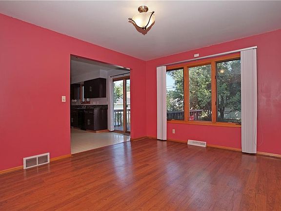 5th image of 27187 Mallard Ave