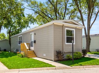 147 Parkwood Rd, Elgin, IL 60123