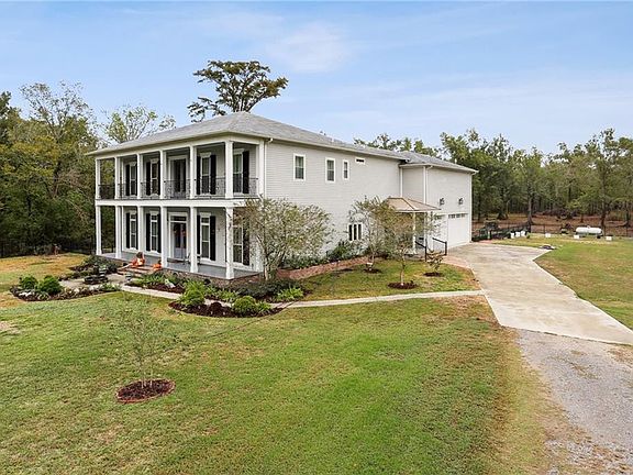 3rd image of 620 Delacroix Rd