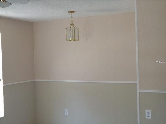 4th image of 10103 Chimney Hill Ct