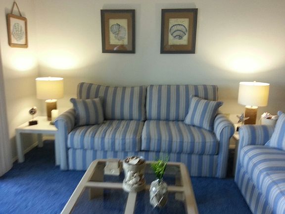 Living Area (View 2)