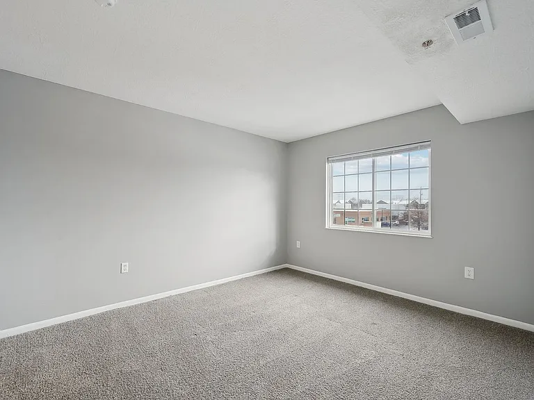 Somerset Place Apartments — Photo 63