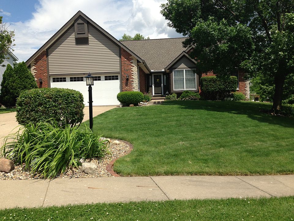 Updated ranch on quiet court