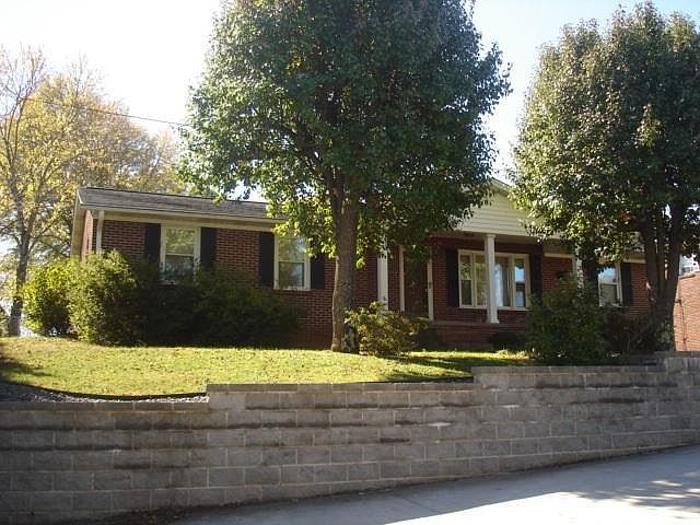 1st image of 411 Overland Ave