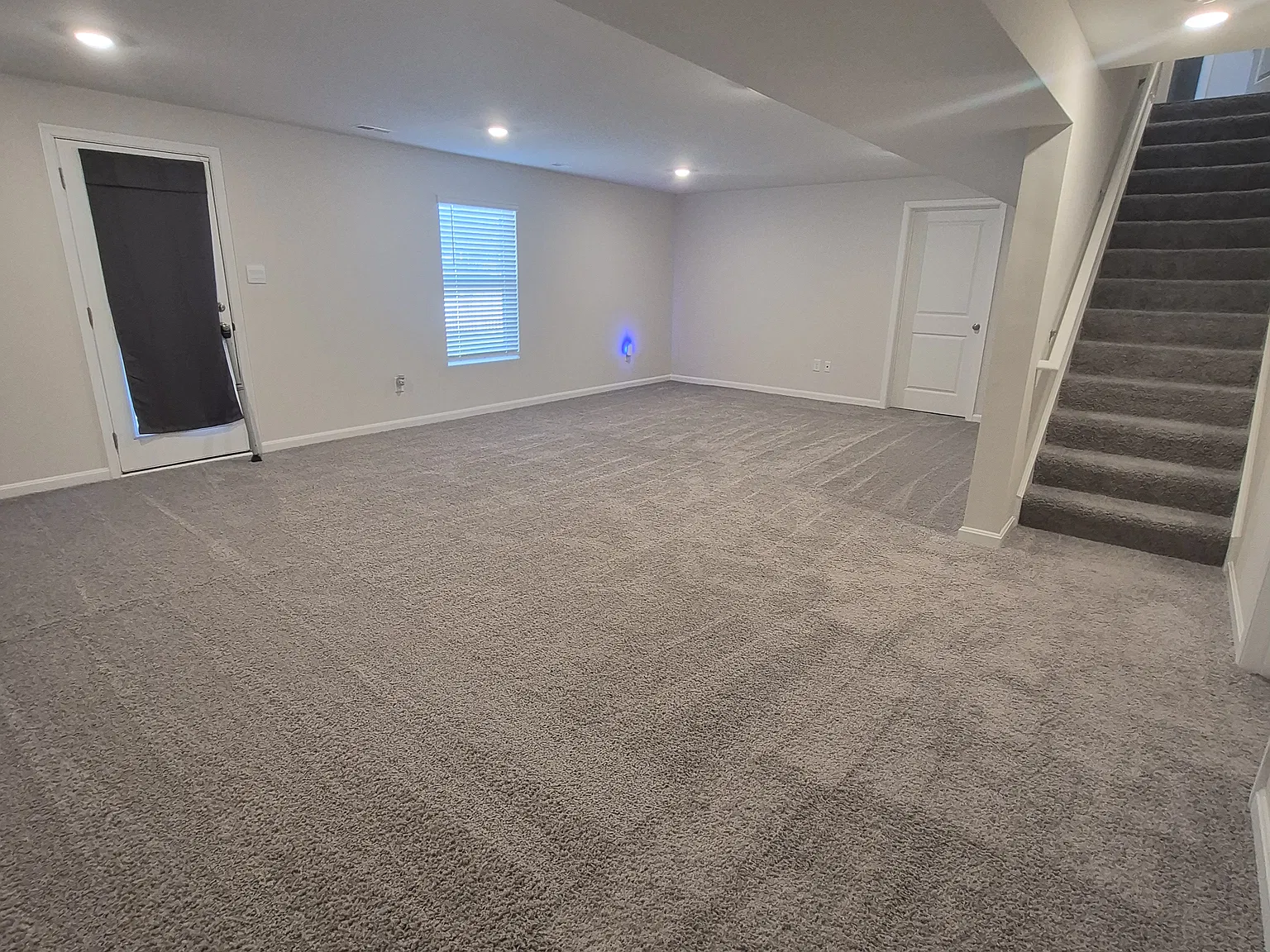 5 bed, 2558 sqft, $3,400 — Photo 3