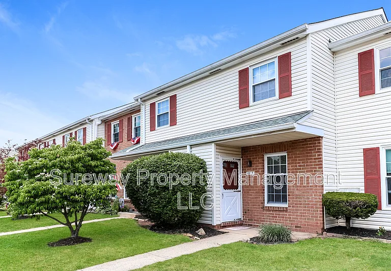 1810 Pennland Ct — Photo 2