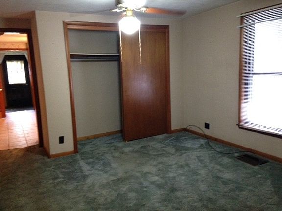 3rd image of 123 E Reel Ave