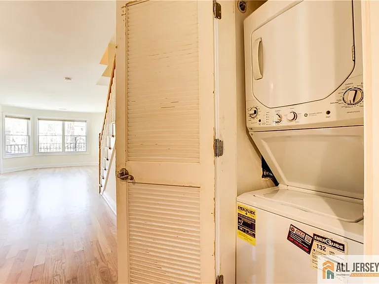 112 N Broadway St #B — Photo 10