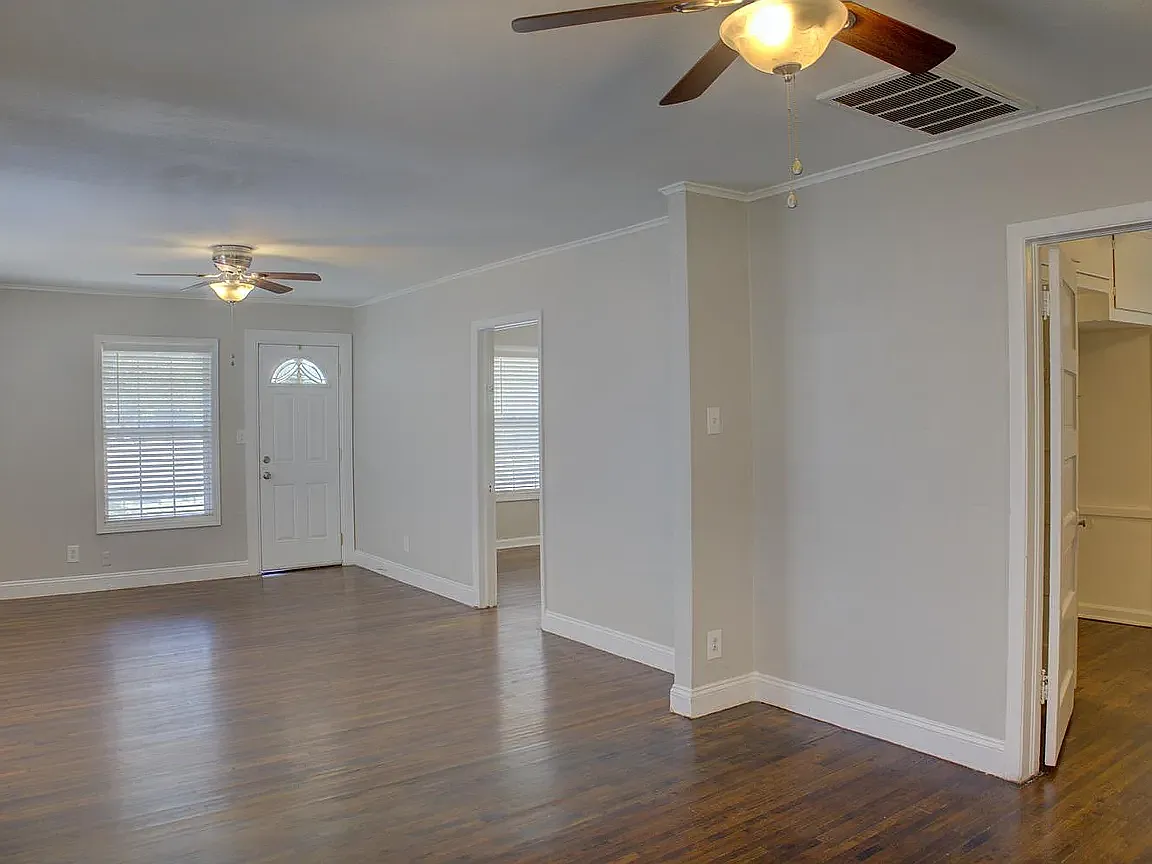 2 bed, 792 sqft, $1,250 — Photo 1