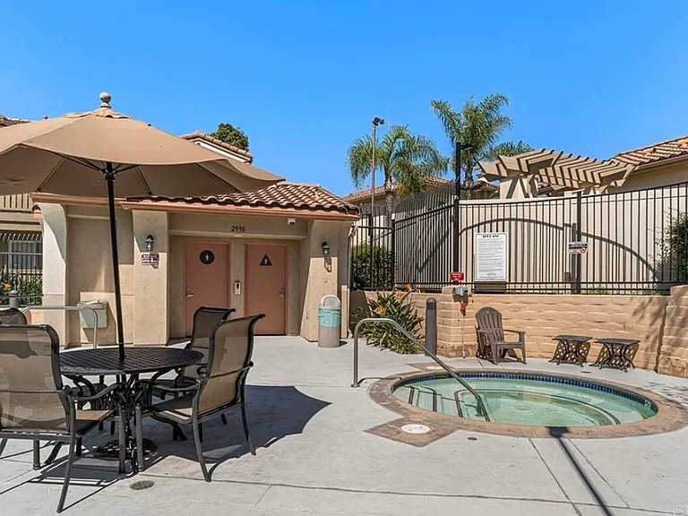 6101 Paseo Granito — Photo 4
