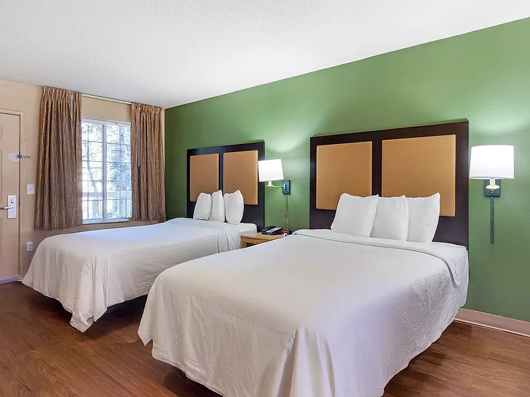 Studio Suite - 2 Full Beds