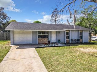 1585 Dead River Rd, Tavares, FL 32778