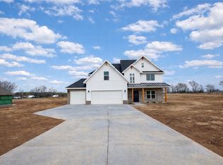 2100 Taylor Orchard Rd, Gentry, AR 72734