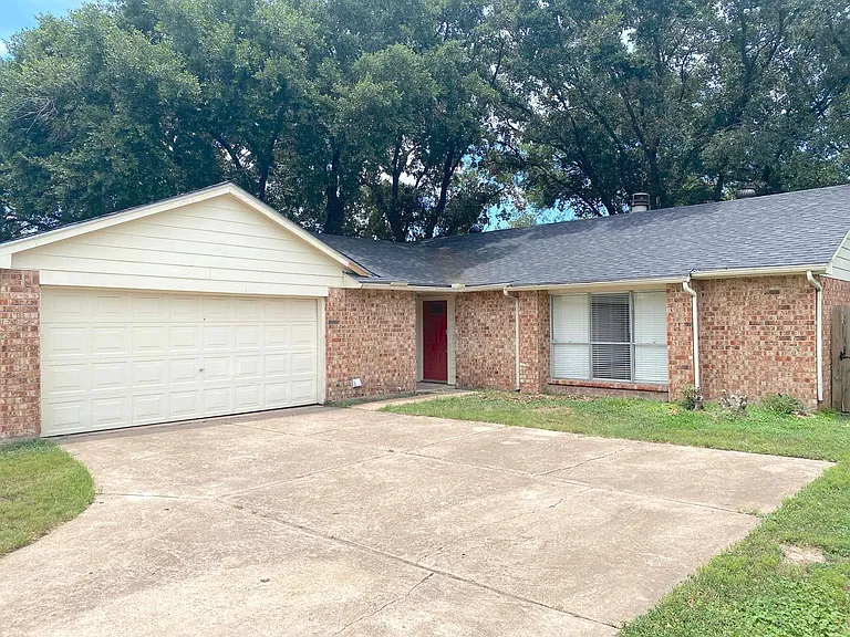16222 Summer Dew Ln — Photo 1