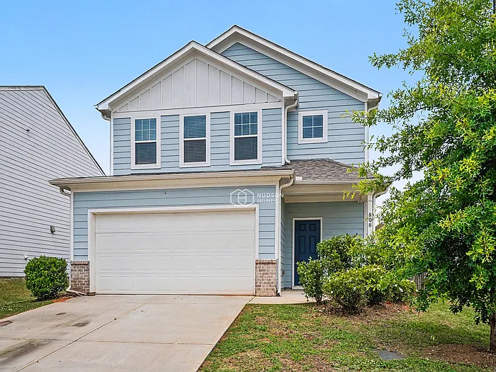 4 bed, 3.0 bath, 2400 sqft, $2,199 — Photo 3