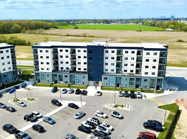 7337 Meo Blvd #420, Lasalle, ON N9H 0A8