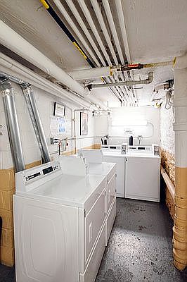 5th image of 227 E 83rd St APT 2d