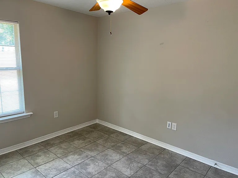 255 Kenmore Rd — Photo 14