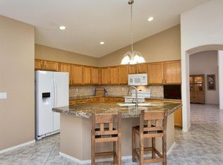 2500 E Ensign Way, Green Valley, AZ 85614