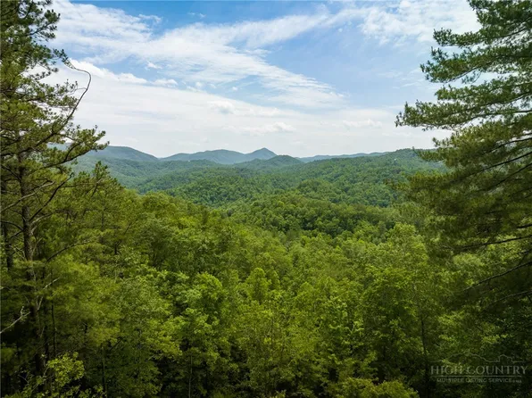 1328 Reynolds Parkway, Ferguson, NC 28624