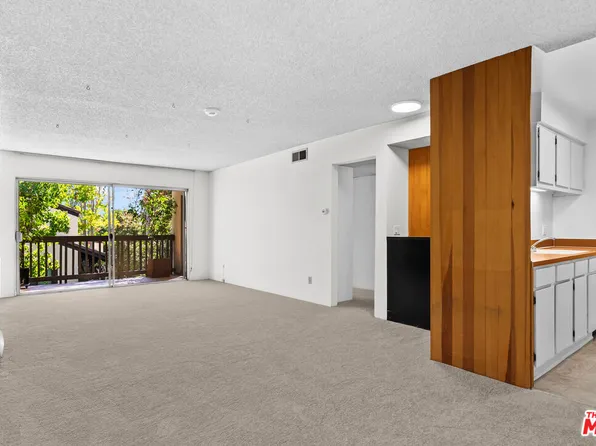 8207 Raintree Cir, Culver City, CA 90230