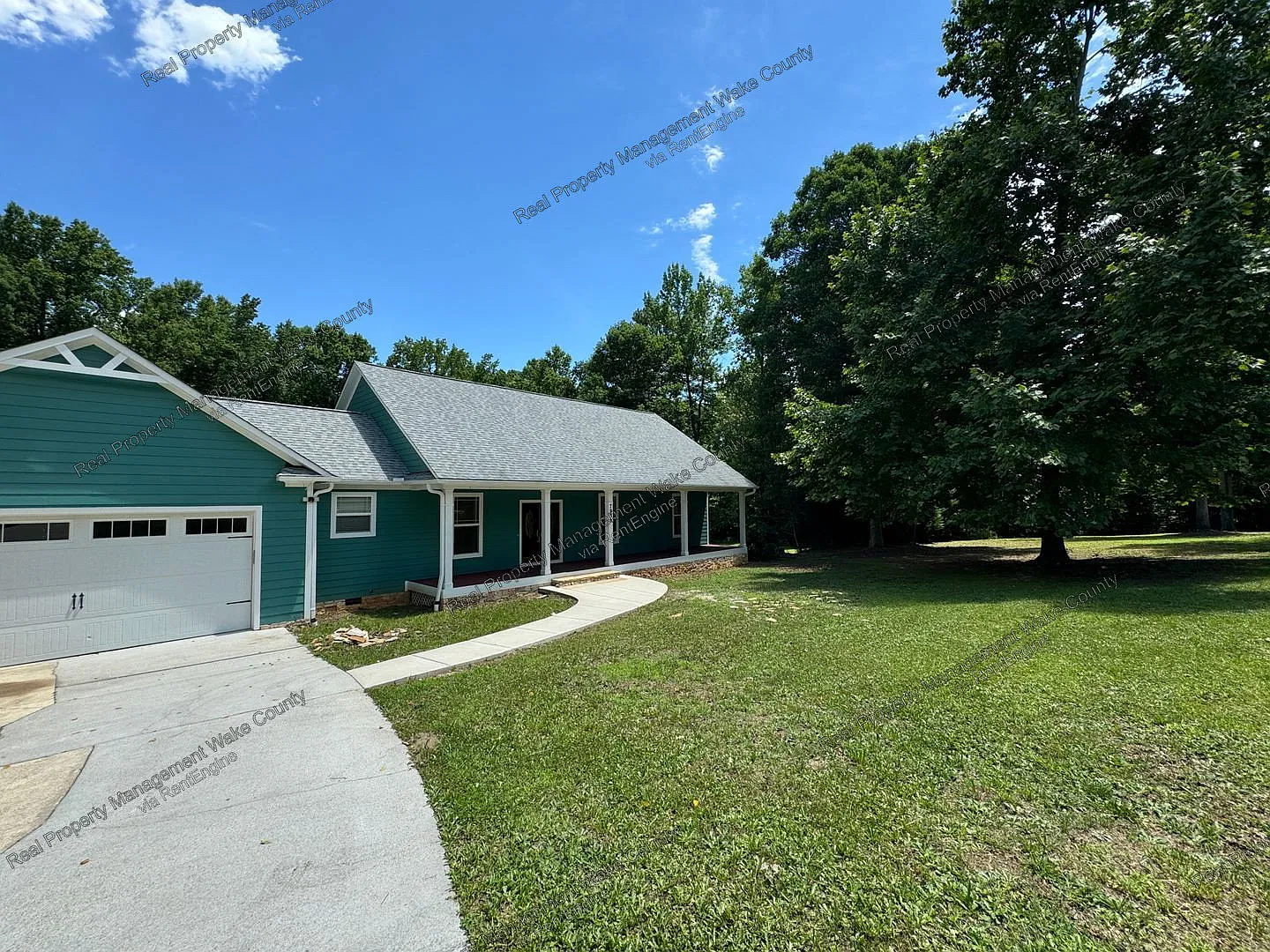 3 bed, 2.0 bath, 1660 sqft, $1,895 — Photo 2