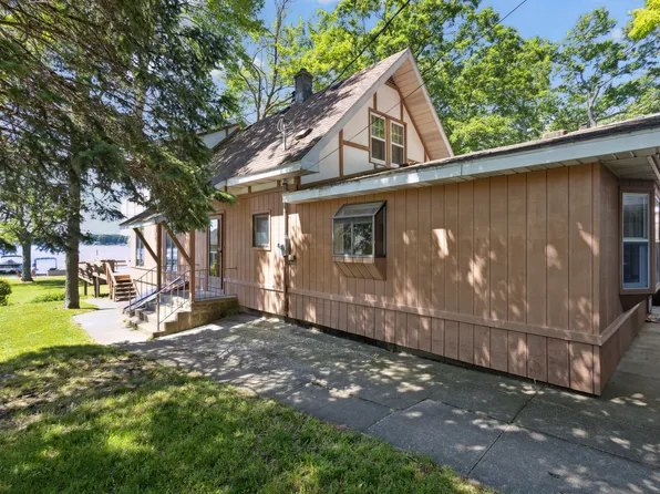 31641 Karl St, Dowagiac, MI 49047