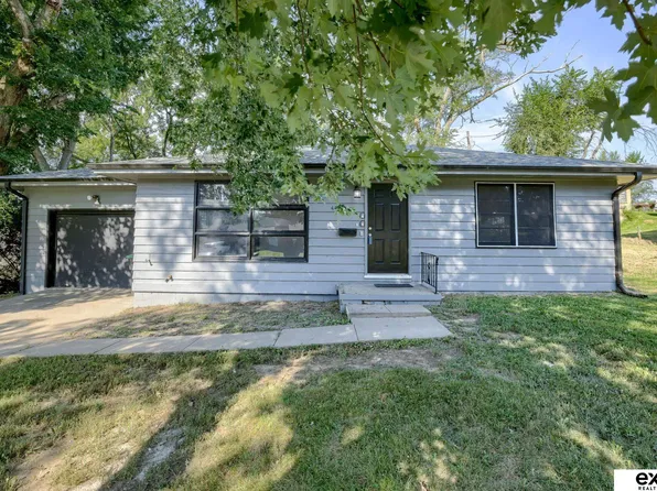 4408 N 56th St, Omaha, NE 68104