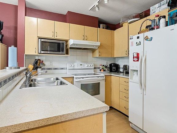 5th image of 6513 200th St #59