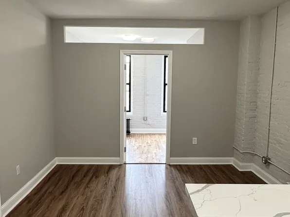 697 Tenth Avenue image 6 of 9