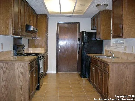3 bed, 2.0 bath, 1560 sqft, $1,595 — Photo 3