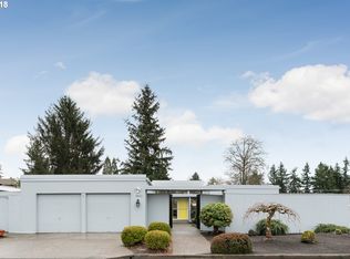 9940 SW Regal Dr, Portland, OR 97225